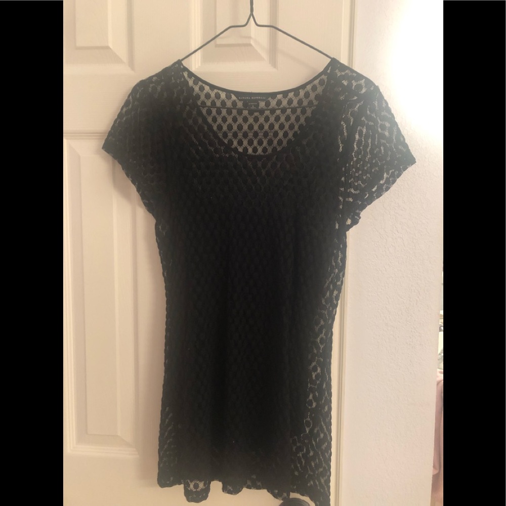 🛑Banana Republic Stretch dot lace tee with attached camisole